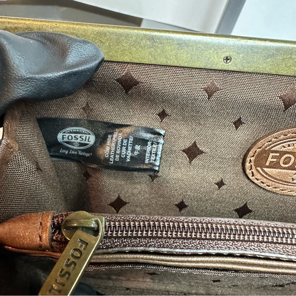 Fossil Brown Leather /clutch Wallet with brush Brass Details - Picture 9 of 17